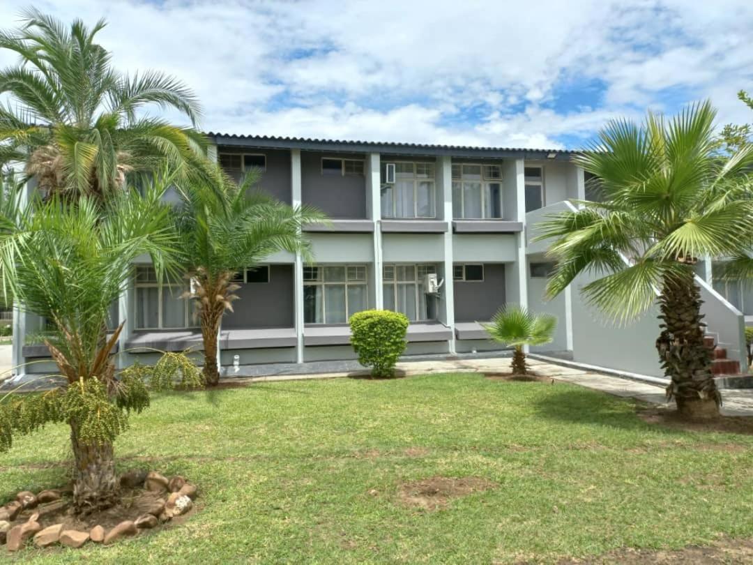 Crescent Lodge Livingstone Extérieur photo